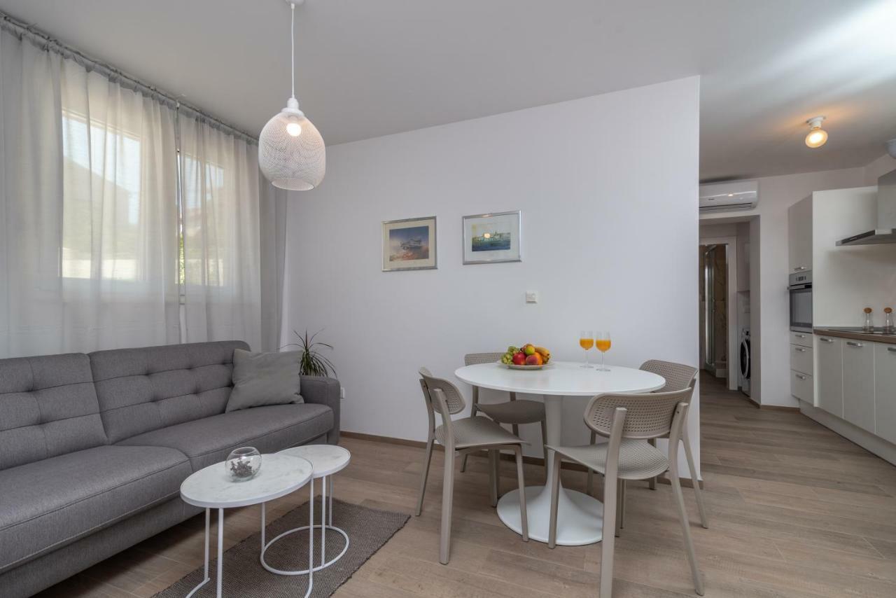 Apartments Flora Trogir Exteriör bild
