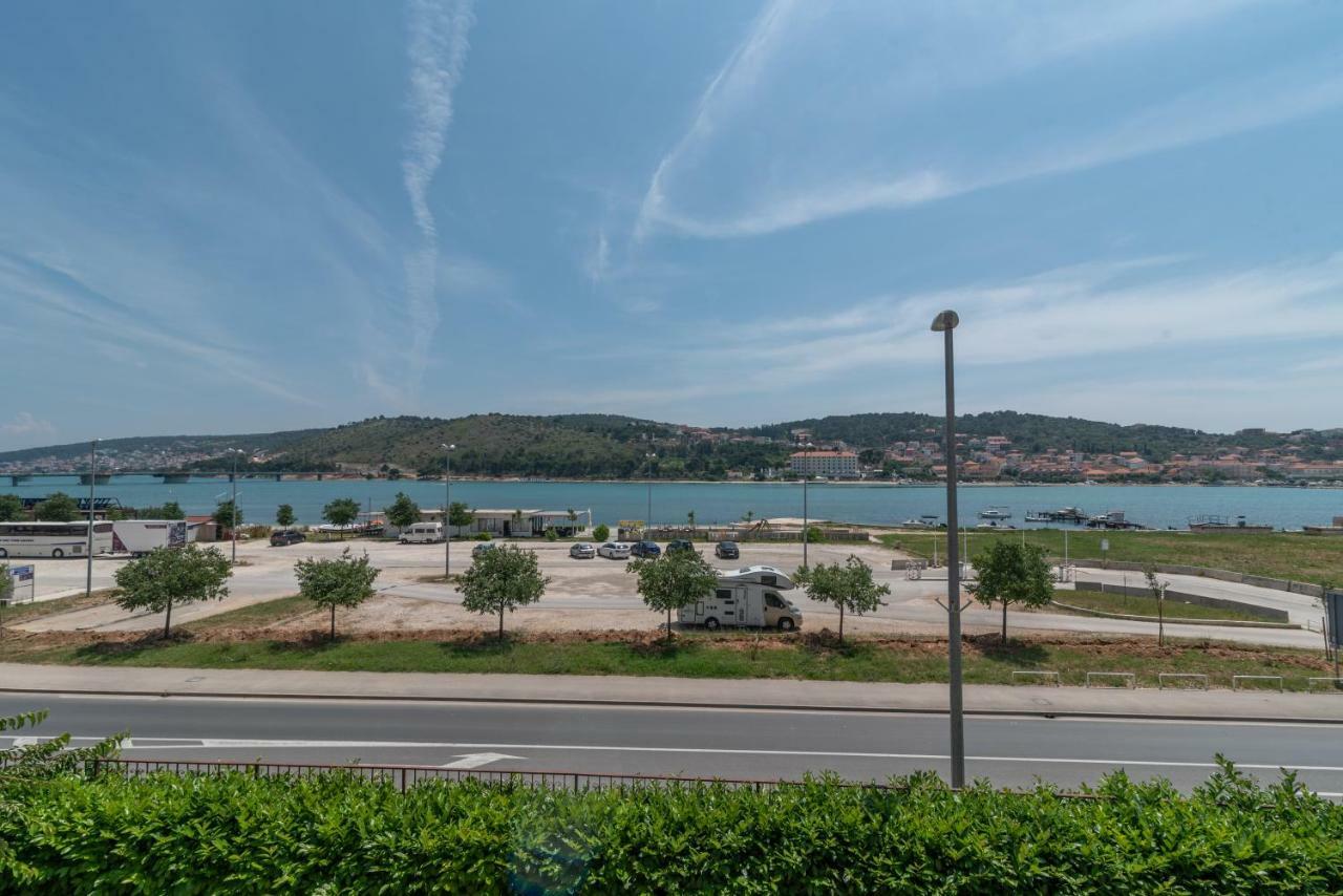 Apartments Flora Trogir Exteriör bild
