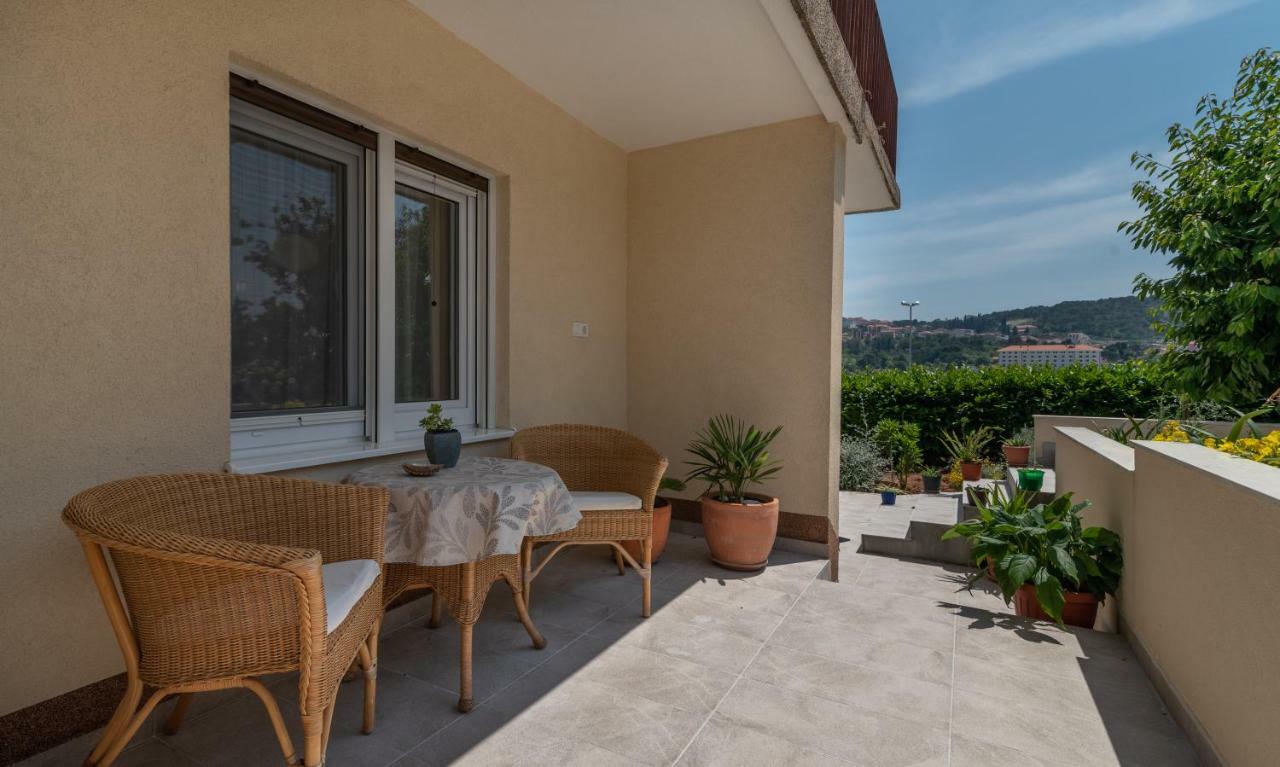 Apartments Flora Trogir Exteriör bild