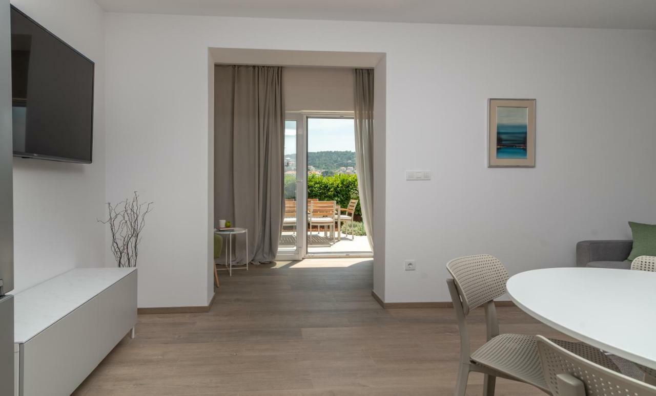Apartments Flora Trogir Exteriör bild